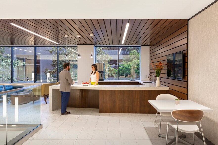 More Photos Of 2925 Briarpark Dr, Houston Office For Sale