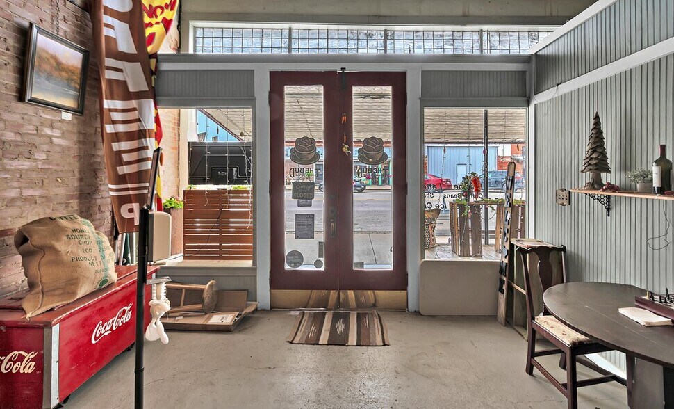 More Photos Of 421 W Main St, Rosebud General Retail For Sale