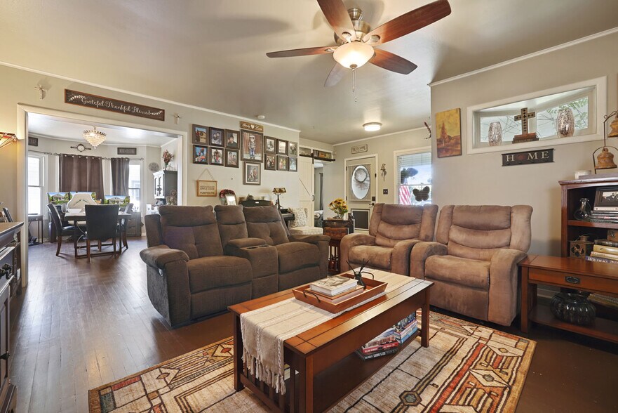 More Photos Of 411 Crane Ave, Turlock Office For Sale