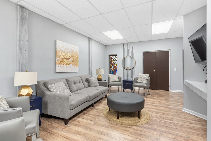 More Photos Of 310 Coles Ferry Pike, Lebanon Religious Facility For Sale