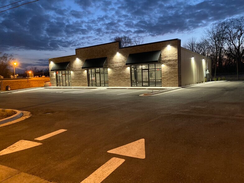 More Photos Of 10420 Blue Ridge Blvd, Kansas City Storefront Retail Office For Lease