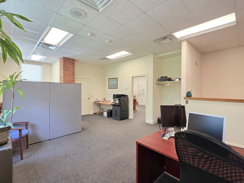 More Photos Of 338 E Montpelier Rd, Barre Town Office For Sale