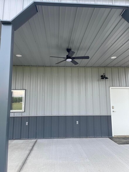 More Photos Of 7361 Zane Trail Rd, Circleville Horse Stables For Sale