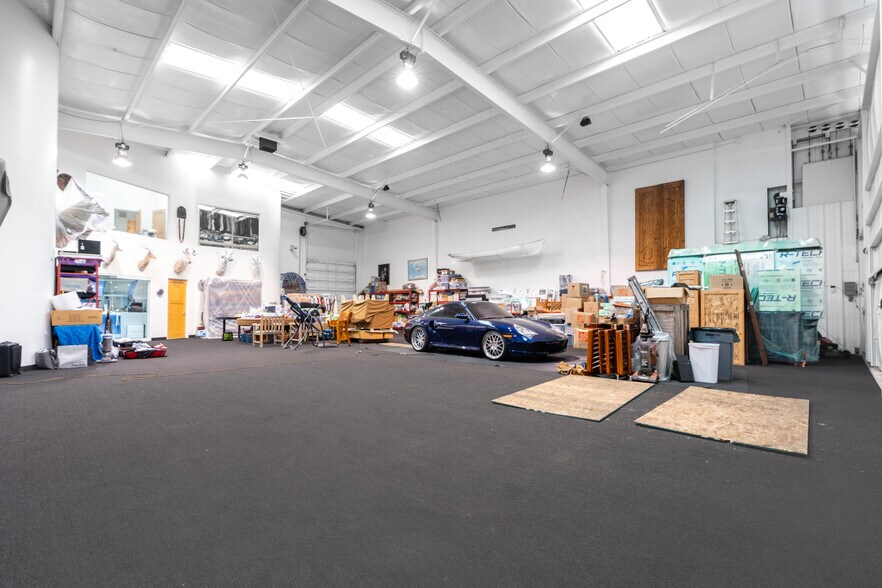 More Photos Of 3753 Montgomery Drive, San Diego Airplane Hangar For Sale