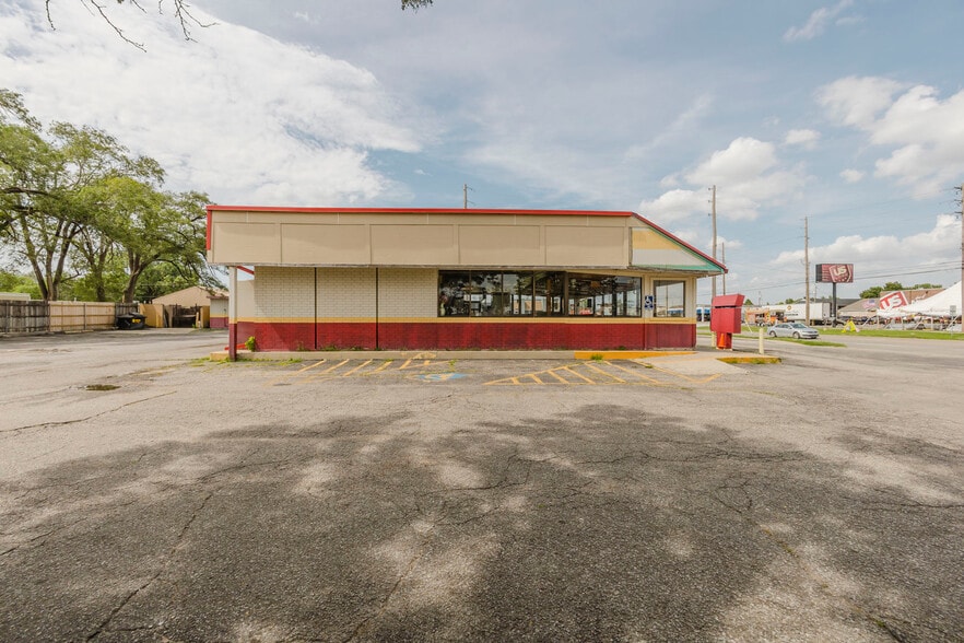 More Photos Of 503 N West St, Wichita Fast Food For Sale