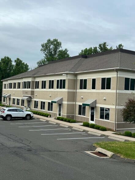 More Photos Of 1449 Old Waterbury Rd, Southbury Office For Sale