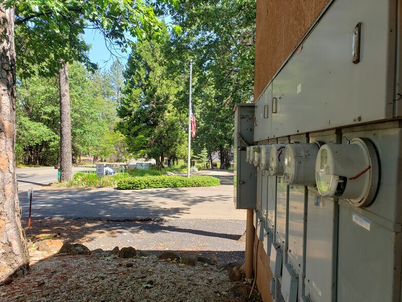More Photos Of 14144 Lakeridge Ct, Magalia Storefront Retail Office For Lease