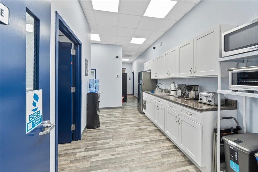 More Photos Of 148-150 Pearl St, Port Chester Auto Repair For Sale