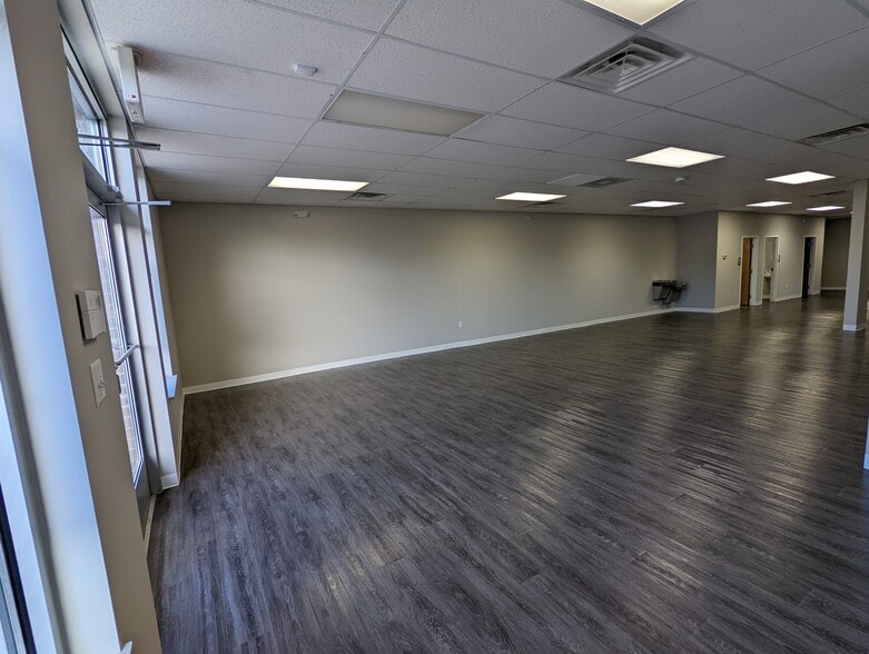 More Photos Of 16021 Kairos Rd, Colonial Heights Medical For Lease