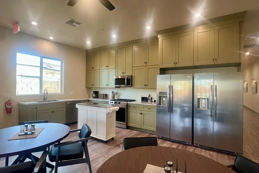 More Photos Of 16020 N 37th St, Phoenix Assisted Living For Sale