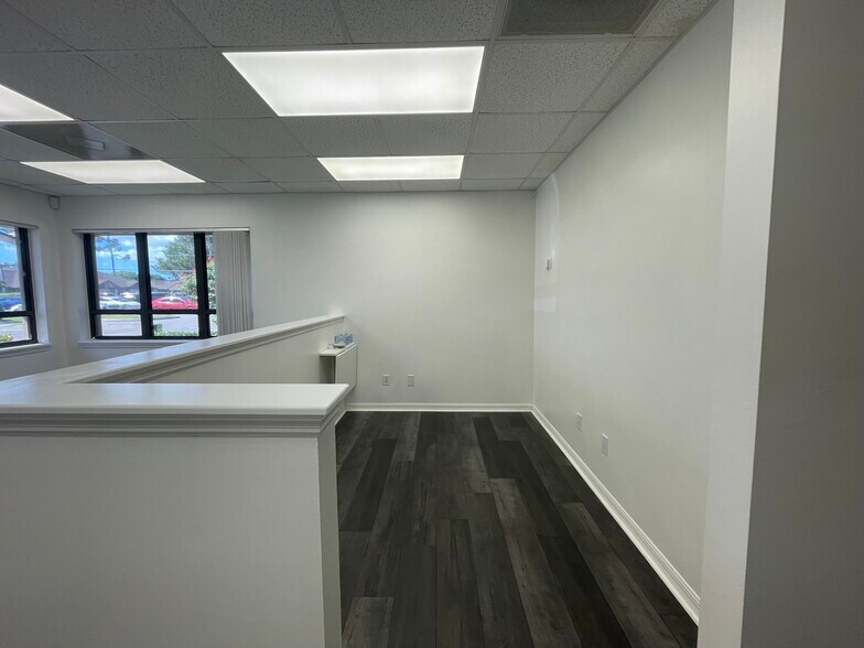 More Photos Of 12520 World Plaza Ln, Fort Myers Medical For Lease