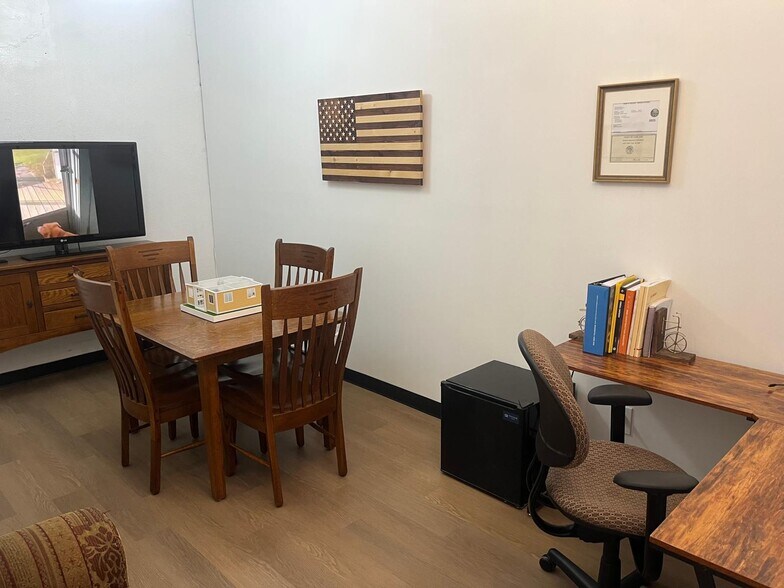 More Photos Of 47 S Ingold Ave, Garland General Retail For Sale