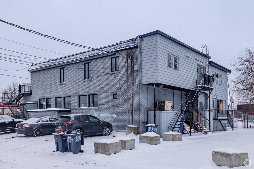 More Photos Of 1350 Taschereau, Lemoyne Storefront Retail Residential For Sale