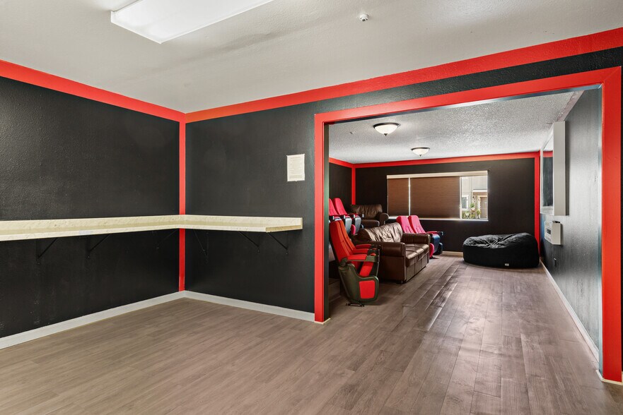 More Photos Of 8025 Beverly Dr, Rohnert Park Apartments For Sale