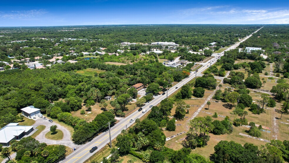 More Photos Of 1055 27th Ave SW, Vero Beach Flex For Sale