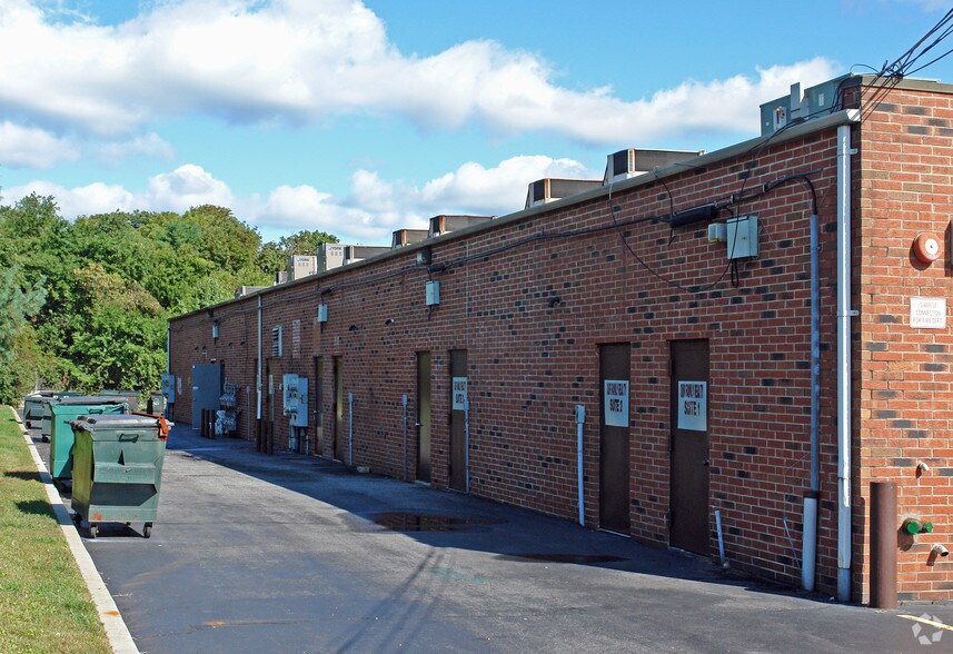 More Photos Of 580 Medford Ave, Patchogue Freestanding For Lease