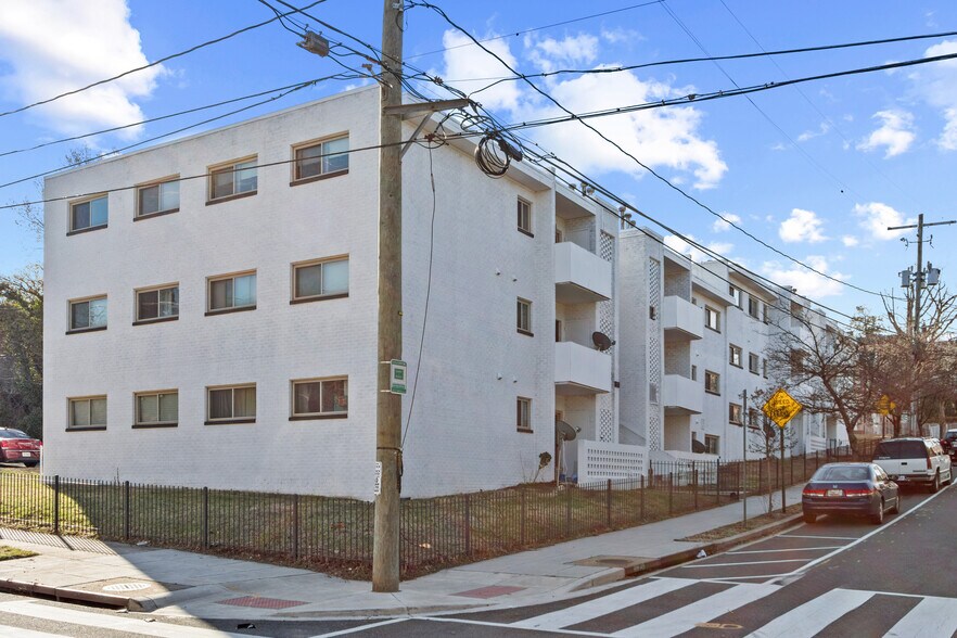 More Photos Of 1600-1608 28th Pl SE, Washington Multifamily For Sale