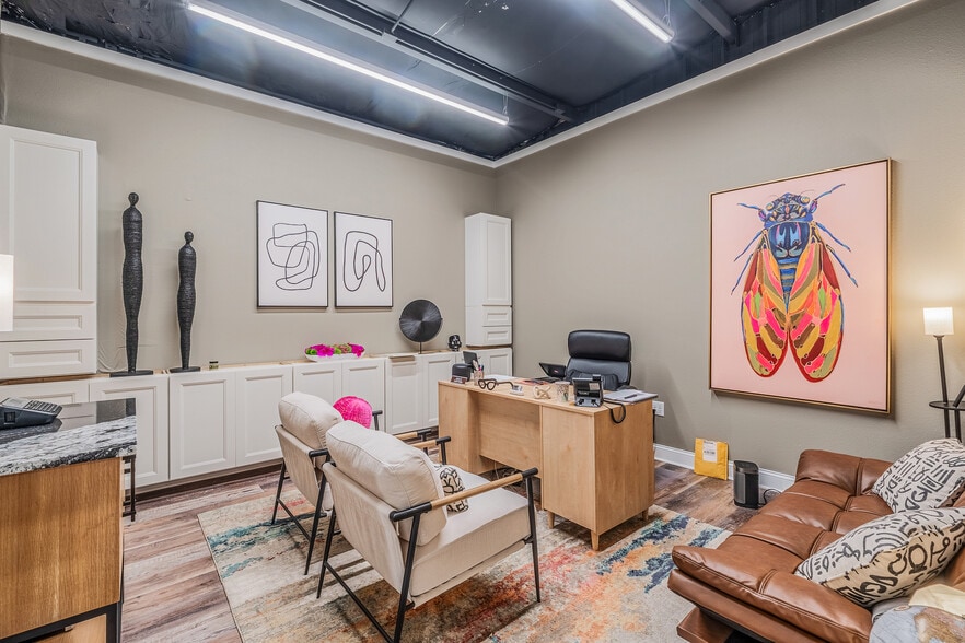 More Photos Of 1003 S Redmond Rd, Jacksonville Freestanding For Sale