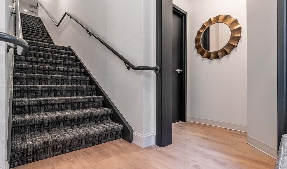 More Photos Of 85 Village Ln, Colleyville Office For Sale