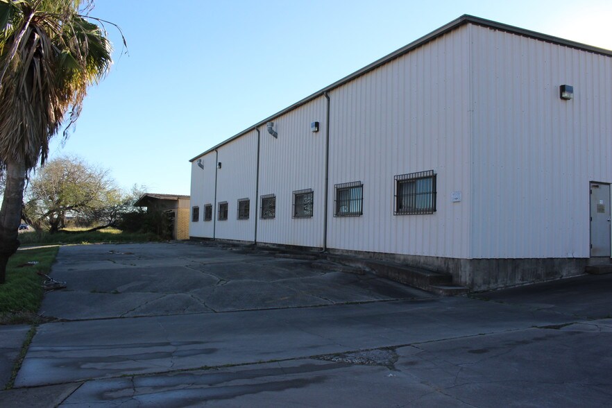 More Photos Of 301 W 44th St, Corpus Christi Manufacturing For Sale