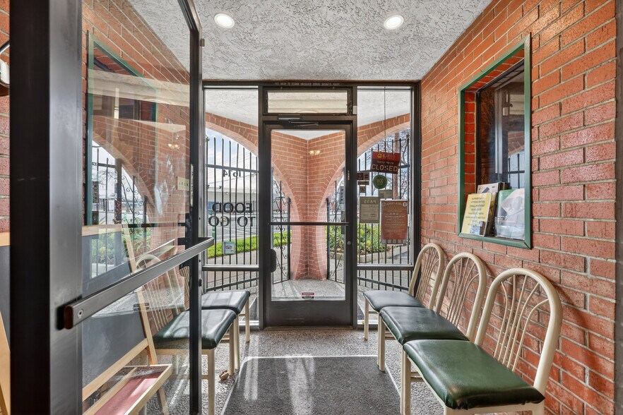 More Photos Of 1614 21st St, Sacramento Restaurant For Sale