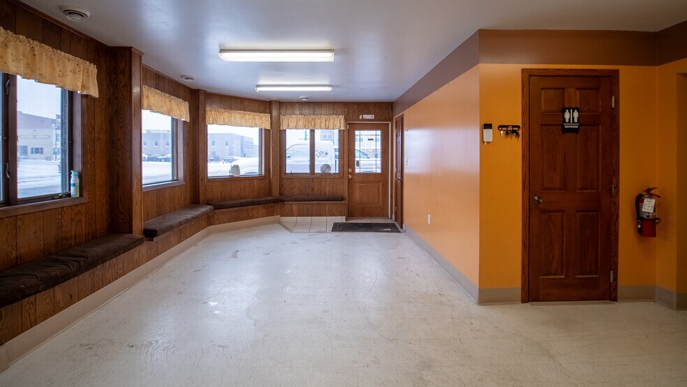 More Photos Of 300 S Main St, Pine Island Restaurant For Sale