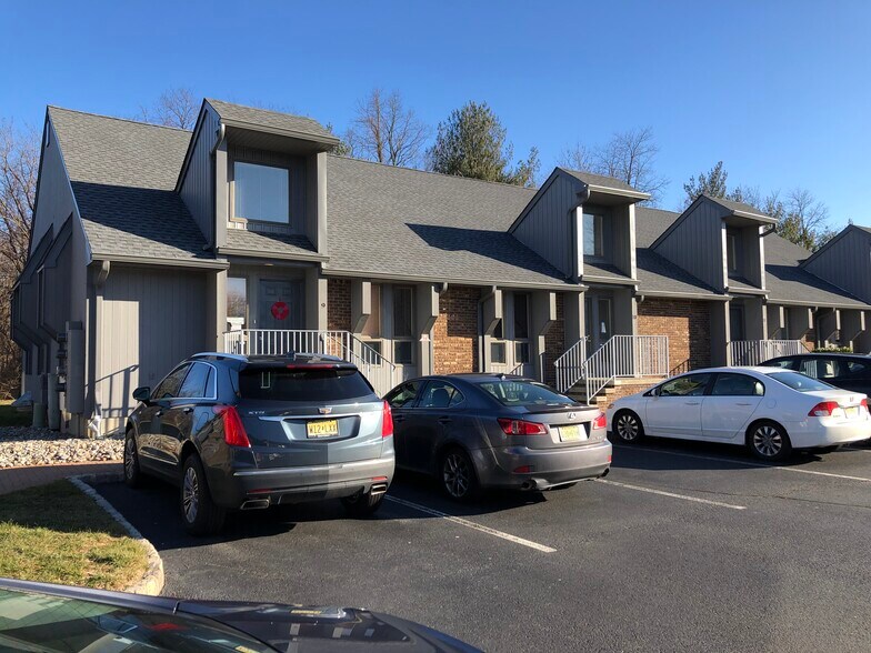 More Photos Of 9-12 Village Ct, Hazlet Office For Lease