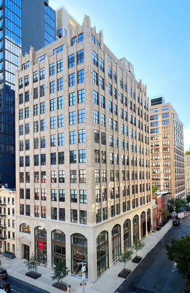 More Photos Of 121 Varick St, New York Loft Creative Space For Lease