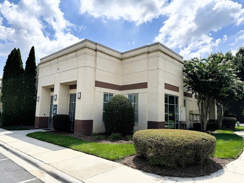 More Photos Of 2540 Arrowood Rd, Charlotte Office For Sale