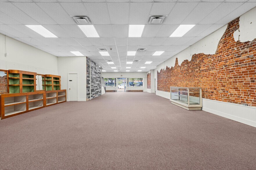 More Photos Of 107 W Main St, Cameron Storefront Retail Office For Sale