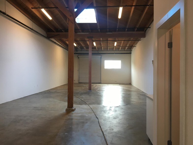 More Photos Of 3751 E Olympic Blvd, Los Angeles Office For Lease