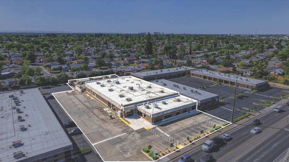 More Photos Of 5400 Power Inn Rd, Sacramento Showroom For Sale