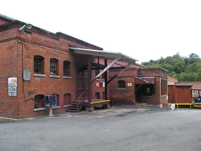 More Photos Of 12 Baltic Ln, Fitchburg Manufacturing For Lease