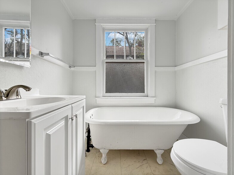 More Photos Of 1818 7th Ave, Lewiston Apartments For Sale
