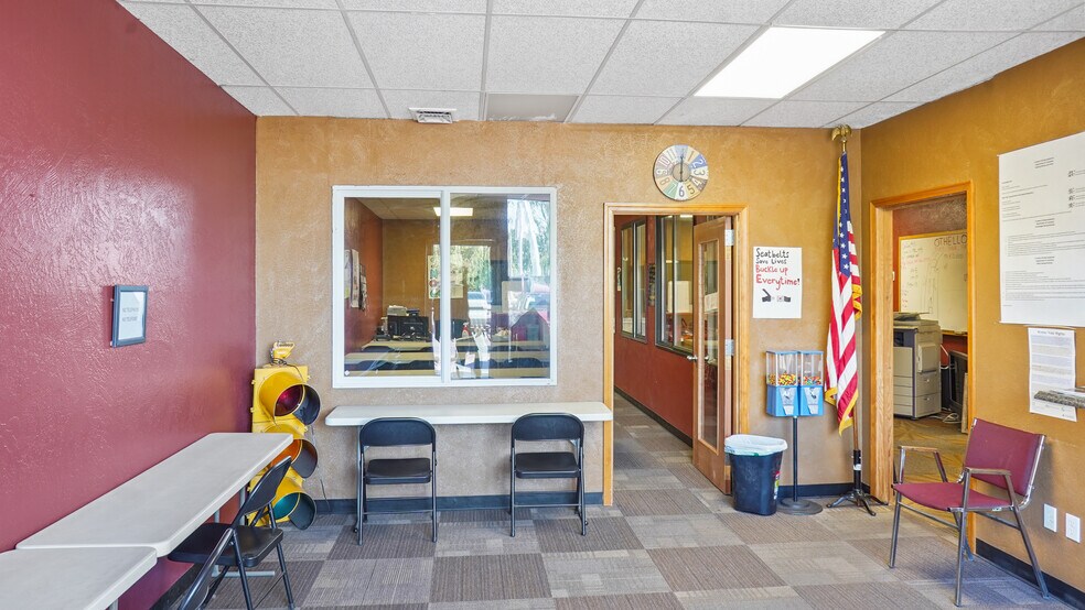 More Photos Of 716 E Main St, Othello Storefront Retail Office For Sale