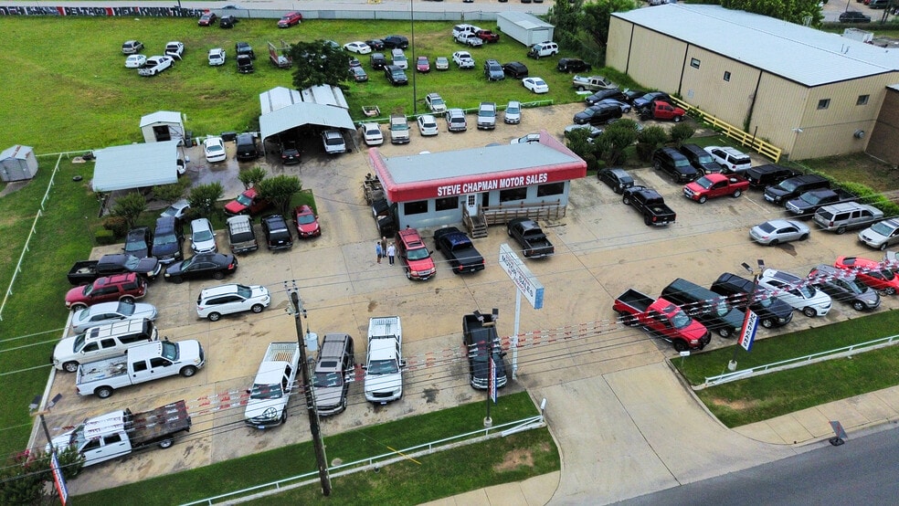 More Photos Of 5919 E Ben White Blvd, Austin Auto Dealership For Sale