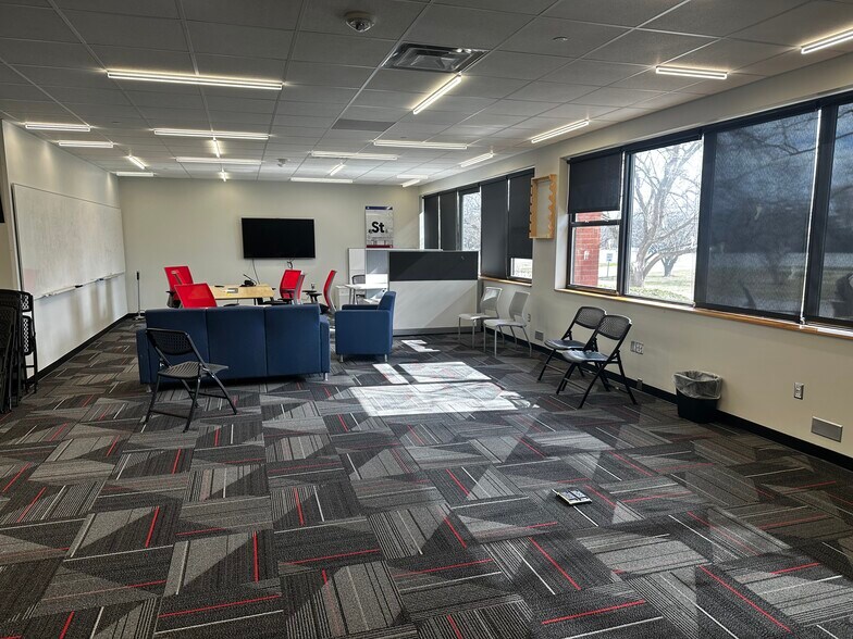 More Photos Of 2300 St George Rd, Williston Office For Lease