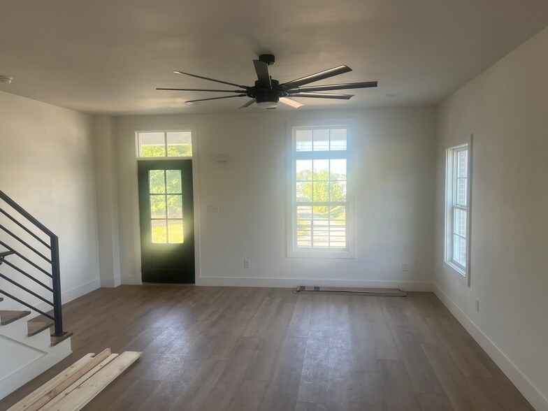 More Photos Of 205 Walker St, Franklin Multifamily For Lease