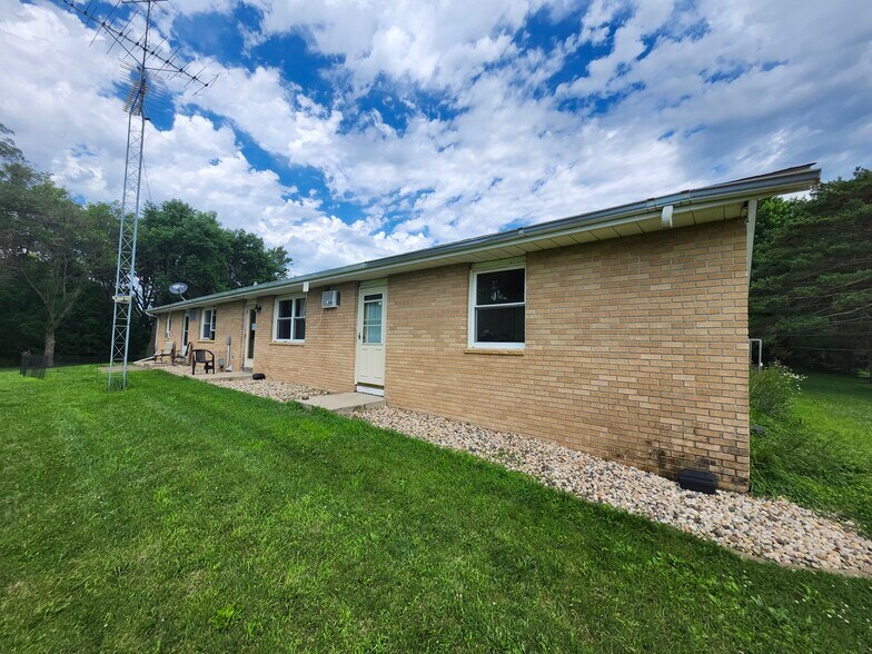 More Photos Of 204 3rd St SW, Rake Apartments For Sale