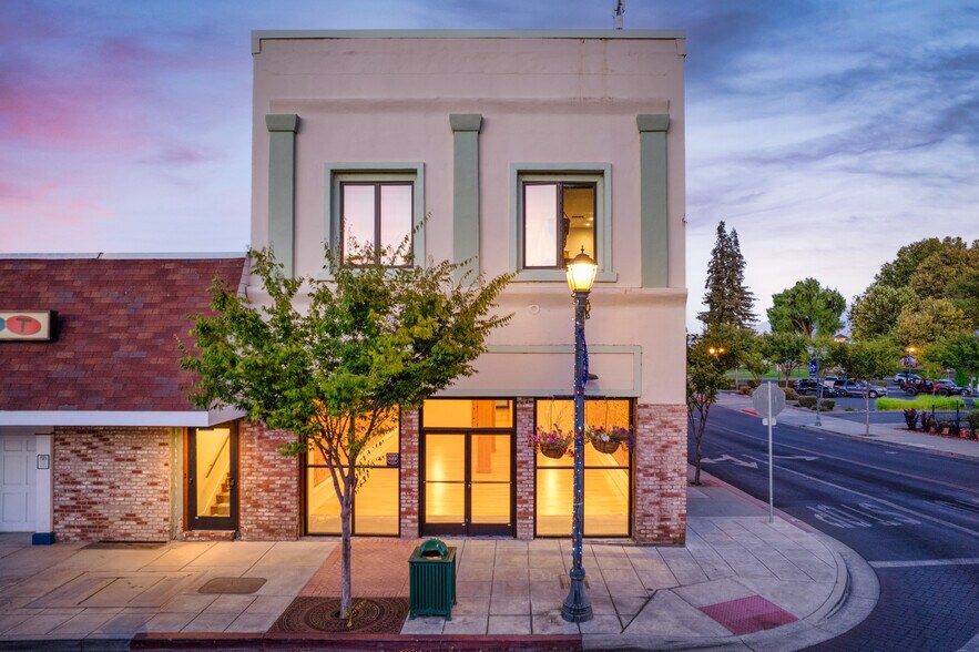 More Photos Of 302 N Main St, Lakeport Storefront For Sale