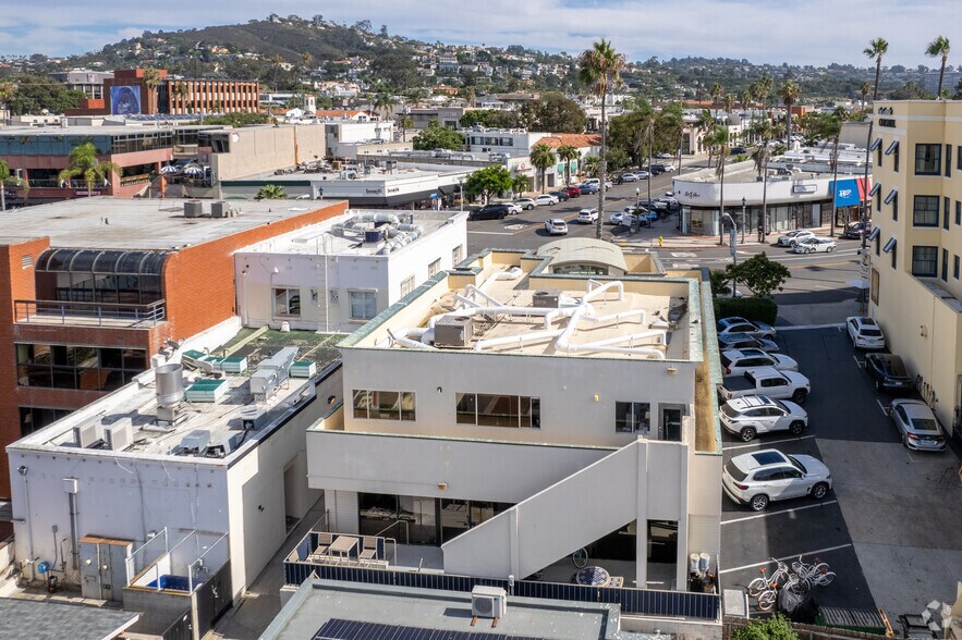 More Photos Of 930 Prospect St, La Jolla Storefront Retail Office For Lease