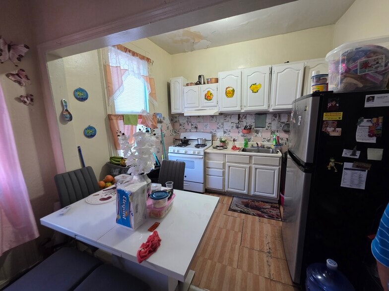 More Photos Of 1309 Summit Ave, Union City Storefront Retail Residential For Sale