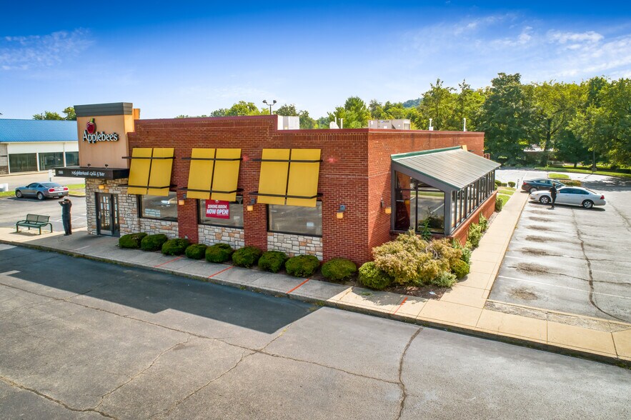 More Photos Of 4717 Dixie Hwy, Louisville Restaurant For Lease