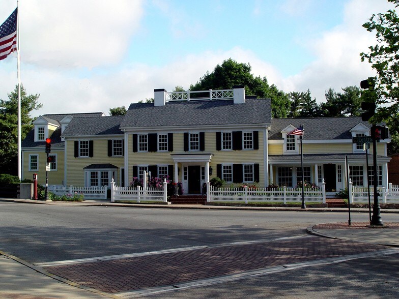 More Photos Of 103 Central St, Wellesley Office For Lease