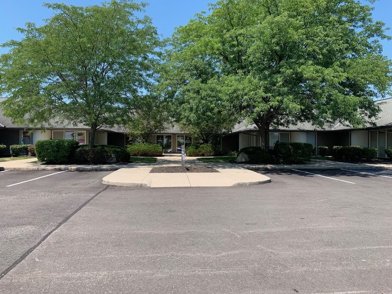 More Photos Of 6631 Commerce Pky, Dublin Light Distribution For Sale