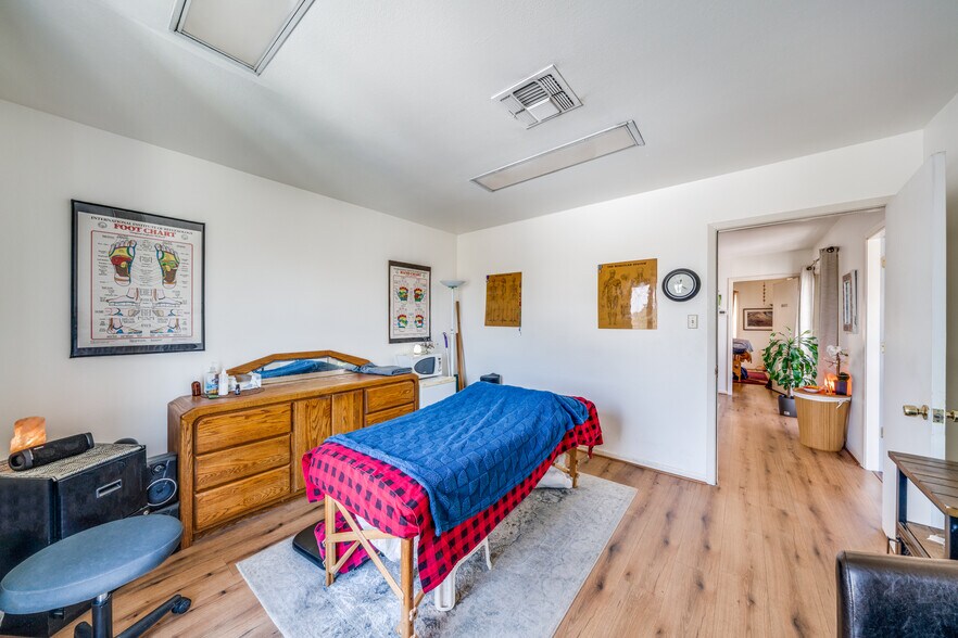 More Photos Of 7870 Broadway, San Antonio Medical For Sale