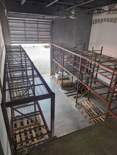 More Photos Of 585 NW Mercantile Pl, Port Saint Lucie Light Manufacturing For Sale