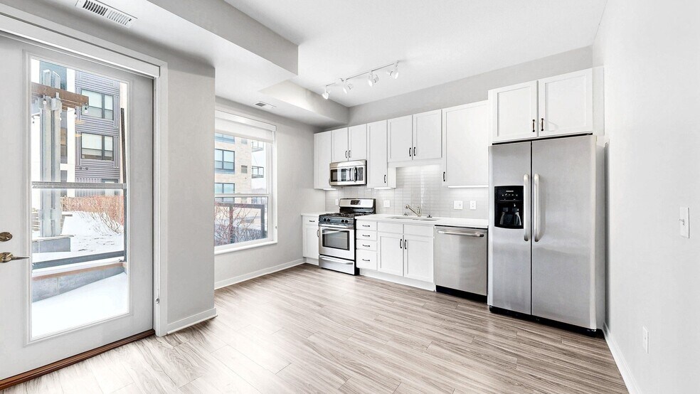 More Photos Of 1700 Plymouth Rd, Minnetonka Apartments For Lease