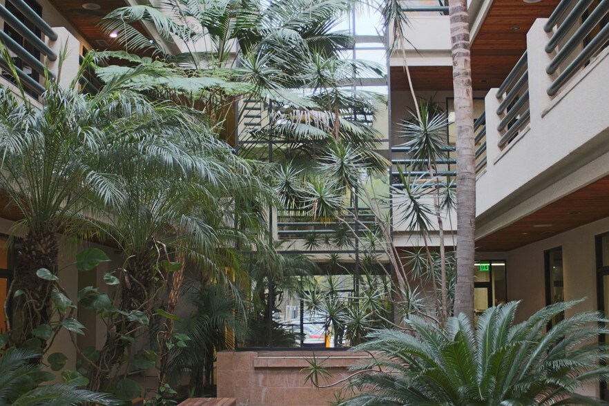 More Photos Of 5755 Oberlin Dr, San Diego Medical For Lease