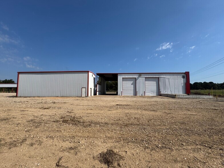 More Photos Of 9182 S US Highway 79, Palestine Service For Lease